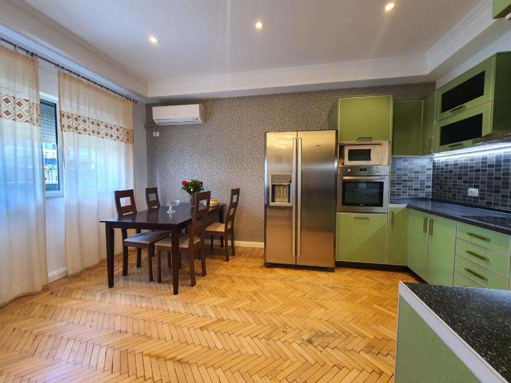 Noemi Apartment Tirana Esterno foto